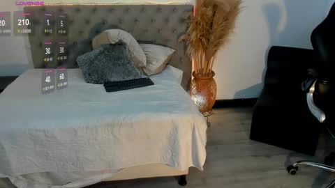 Mauricio online show from December 16, 2024, 11:50 pm