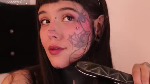 Snapshot of daarlene chatting on February 14, 2025, 1:34 am Darlene online show from February 14, 2025, 1:34 am