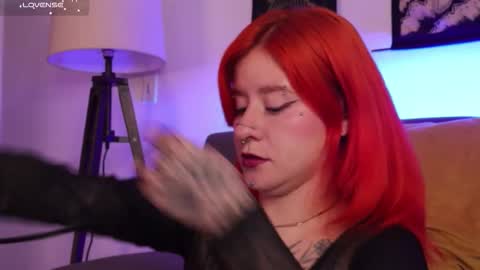 Snapshot of daarlene chatting on October 1, 2025, 11:16 am Darlene online show from October 1, 2025, 11:16 am