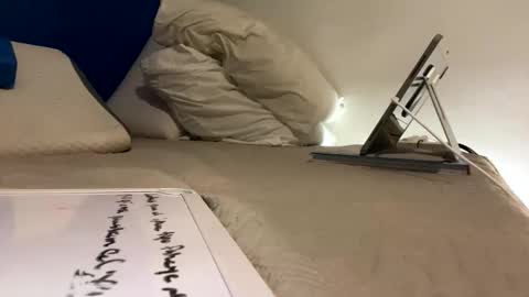 Snapshot of dabeibe chatting on April 6, 2026, 4:46 am Jewbb online show from April 6, 2026, 4:46 am