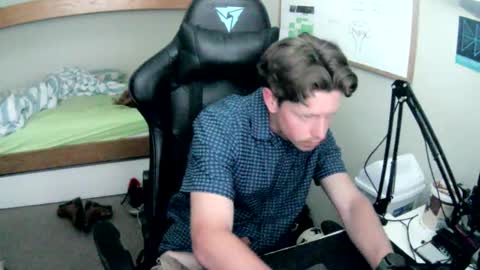 Snapshot of daddy__desires chatting on March 1, 2026, 4:36 am daddy__desires online show from March 1, 2026, 4:36 am