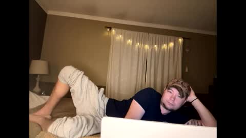 Snapshot of daddycam33 chatting on January 5, 2025, 11:48 am DaddyCam33 online show from January 5, 2025, 11:48 am