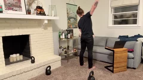 Snapshot of daddydaydrinkz chatting on December 31, 2024, 5:22 am DaddydayDrinkz online show from December 31, 2024, 5:22 am