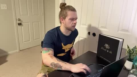 Snapshot of daddydaydrinkz chatting on March 1, 2025, 6:35 am DaddydayDrinkz online show from March 1, 2025, 6:35 am