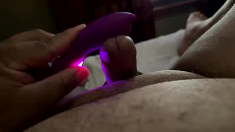 Snapshot of daddyddcock chatting on September 12, 2025, 8:31 pm Daddyddcock shower online show from September 12, 2025, 8:31 pm