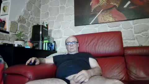daddyhot2 online show from June 27, 2026, 11:10 pm