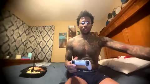 sexy tatted king bbc online show from April 15, 2026, 3:13 am