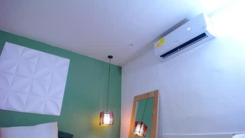 Valen online show from January 9, 2025, 2:29 pm