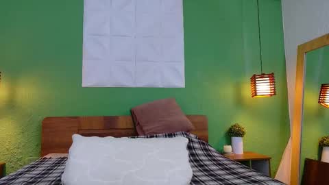 Snapshot of daddys_little_secrett chatting on February 27, 2025, 6:20 pm Valen online show from February 27, 2025, 6:20 pm