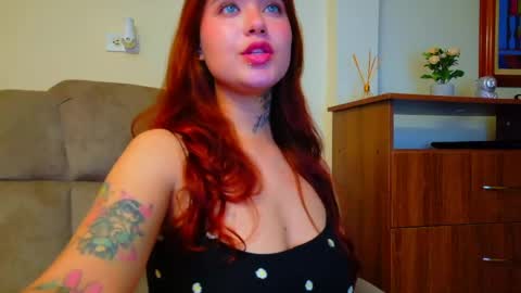 Valen online show from May 18, 2026, 1:02 am