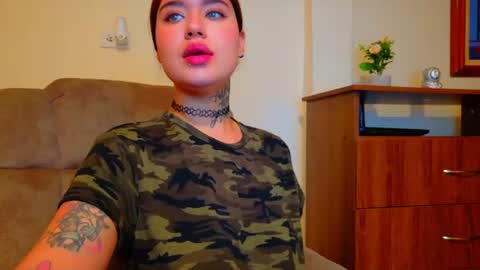 Valen online show from July 26, 2026, 2:42 am