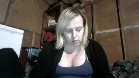 Snapshot of daddysg1rl123 chatting on July 8, 2026, 12:53 pm daddysg1rl123 online show from July 8, 2026, 12:53 pm