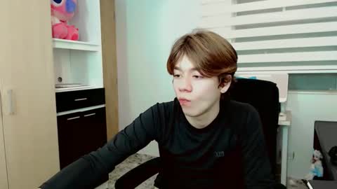 dae_lune online show from February 10, 2026, 6:17 am