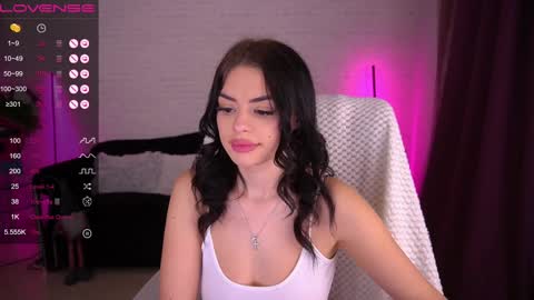 daenerys_daen online show from December 3, 2024, 7:54 am