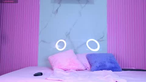 Dafne  online show from November 10, 2025, 2:38 pm