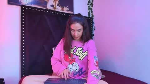 dafne_quenn online show from November 15, 2025, 1:07 pm