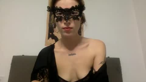 dafnesqueeze online show from December 1, 2024, 4:40 pm