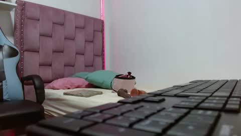 Snapshot of dafnnee_ross chatting on January 28, 2025, 12:11 pm DAFNNE online show from January 28, 2025, 12:11 pm