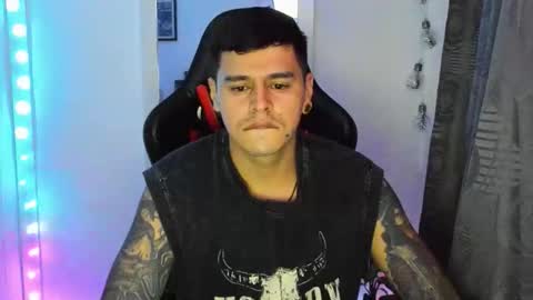 Snapshot of dage_19 chatting on March 26, 2026, 7:03 am my name is Jhon and I live in colombia online show from March 26, 2026, 7:03 am