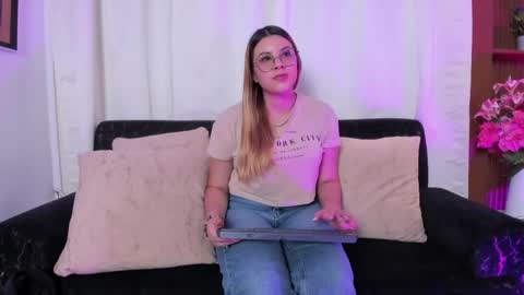 Snapshot of dahiane_smith chatting on May 27, 2026, 1:19 pm dahiane_smith online show from May 27, 2026, 1:19 pm