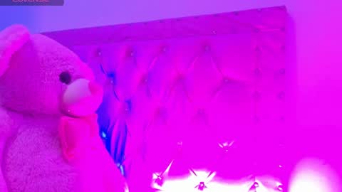 Snapshot of dahiangomezz chatting on December 18, 2024, 10:08 am    online show from December 18, 2024, 10:08 am