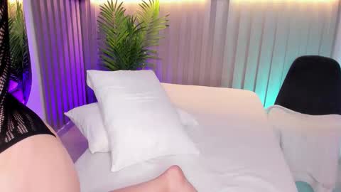 dahianthompson1_ online show from January 16, 2026, 9:52 pm