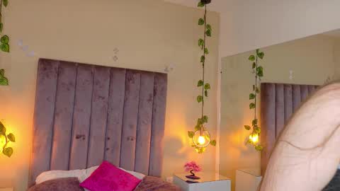 Snapshot of dahlia_rousse chatting on February 14, 2026, 5:26 am Dahlia online show from February 14, 2026, 5:26 am