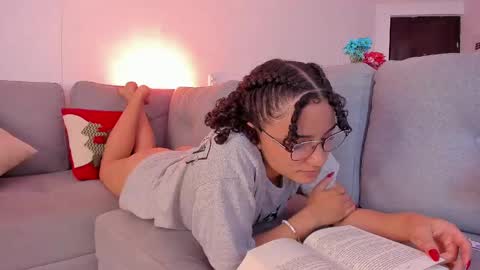Snapshot of dahliabrowniee chatting on December 28, 2024, 6:49 am Dahli online show from December 28, 2024, 6:49 am