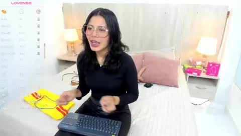 Snapshot of daila_beltran chatting on June 26, 2026, 7:40 pm Daila Beltran online show from June 26, 2026, 7:40 pm