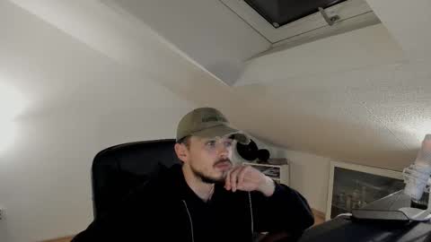 Daimon  online show from October 14, 2025, 3:51 am