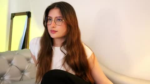 Lauren            online show from October 20, 2025, 1:55 pm