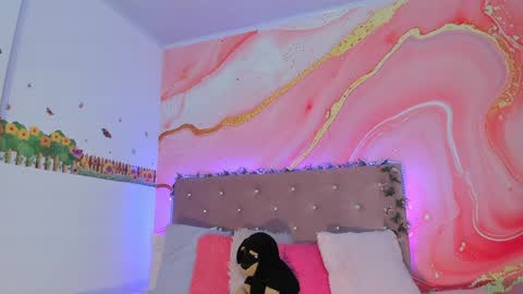 Snapshot of daisy__rose chatting on February 6, 2025, 10:59 am Dai online show from February 6, 2025, 10:59 am