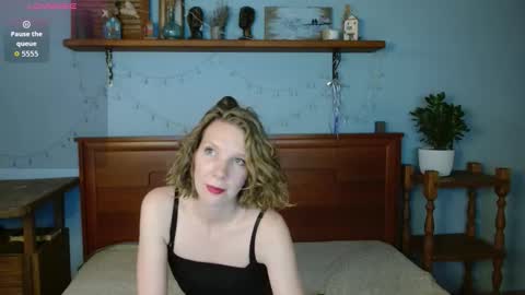 Snapshot of daisy_lovely chatting on October 8, 2025, 4:43 am daisy_lovely online show from October 8, 2025, 4:43 am
