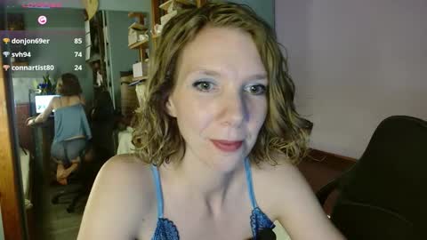 daisy_lovely online show from October 30, 2025, 4:14 am