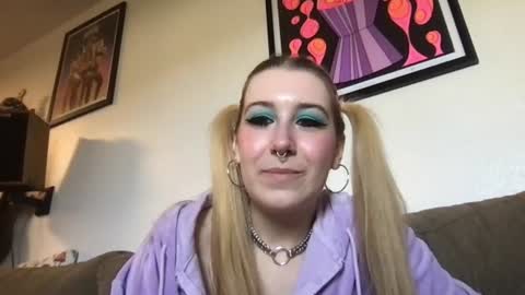 daisymynx online show from June 11, 2026, 12:32 am