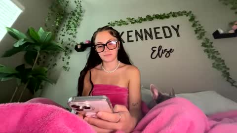 Snapshot of daisyparkerxo chatting on May 19, 2026, 8:26 pm daisyparkerxo online show from May 19, 2026, 8:26 pm