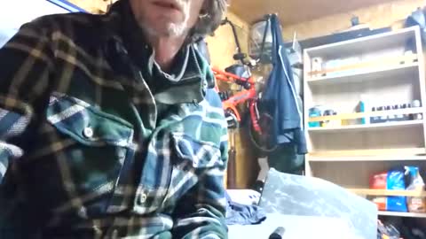 Snapshot of daiwants2fku chatting on October 27, 2025, 9:52 pm dave online show from October 27, 2025, 9:52 pm