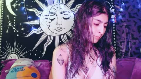 Snapshot of dak_7 chatting on December 7, 2024, 4:42 am -- -- help me reach 100 hands up online show from December 7, 2024, 4:42 am