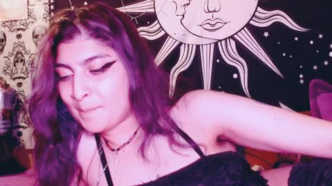 Snapshot of dak_7 chatting on December 19, 2024, 11:14 pm -- -- help me reach 100 hands up online show from December 19, 2024, 11:14 pm