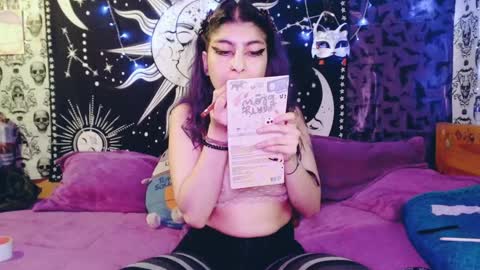 Snapshot of dak_7 chatting on December 21, 2024, 10:40 pm -- -- help me reach 100 hands up online show from December 21, 2024, 10:40 pm