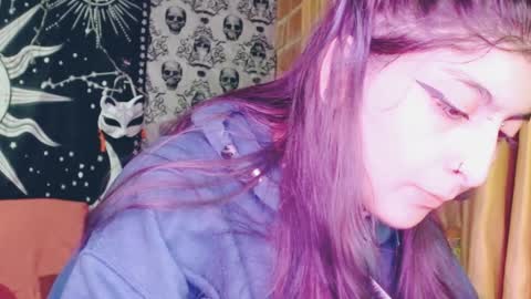 Snapshot of dak_7 chatting on February 4, 2025, 6:57 am -- -- help me reach 100 hands up online show from February 4, 2025, 6:57 am