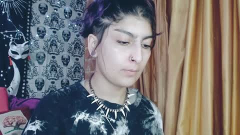 Snapshot of dak_7 chatting on February 9, 2025, 12:28 am -- -- help me reach 100 hands up online show from February 9, 2025, 12:28 am