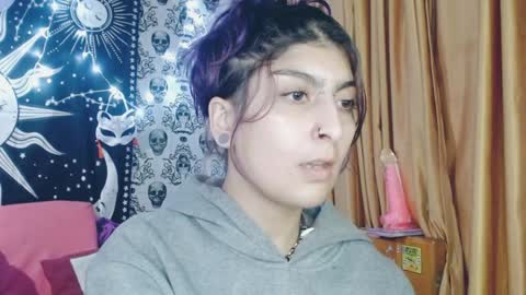 Snapshot of dak_7 chatting on February 9, 2025, 3:32 am -- -- help me reach 100 hands up online show from February 9, 2025, 3:32 am