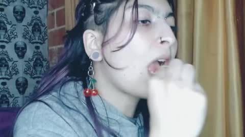 Snapshot of dak_7 chatting on February 12, 2025, 7:02 am -- -- help me reach 100 hands up online show from February 12, 2025, 7:02 am