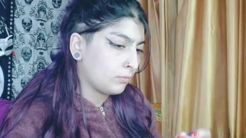 Snapshot of dak_7 chatting on February 14, 2025, 8:52 am -- -- help me reach 100 hands up online show from February 14, 2025, 8:52 am