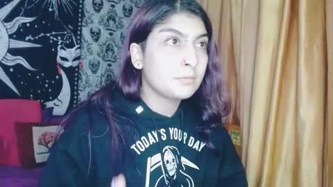 Snapshot of dak_7 chatting on February 25, 2025, 1:20 am -- -- help me reach 100 hands up online show from February 25, 2025, 1:20 am