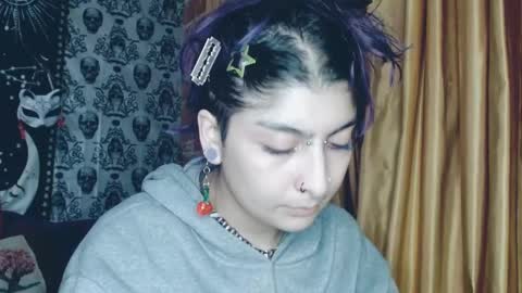 Snapshot of dak_7 chatting on February 28, 2025, 12:43 am -- -- help me reach 100 hands up online show from February 28, 2025, 12:43 am