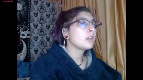 Snapshot of dak_7 chatting on October 18, 2025, 6:26 am -- -- help me reach 100 hands up online show from October 18, 2025, 6:26 am