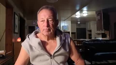 dakit online show from October 12, 2025, 1:21 pm