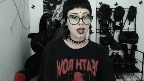 Snapshot of dakota_krall_ chatting on February 5, 2026, 3:44 am dakota online show from February 5, 2026, 3:44 am